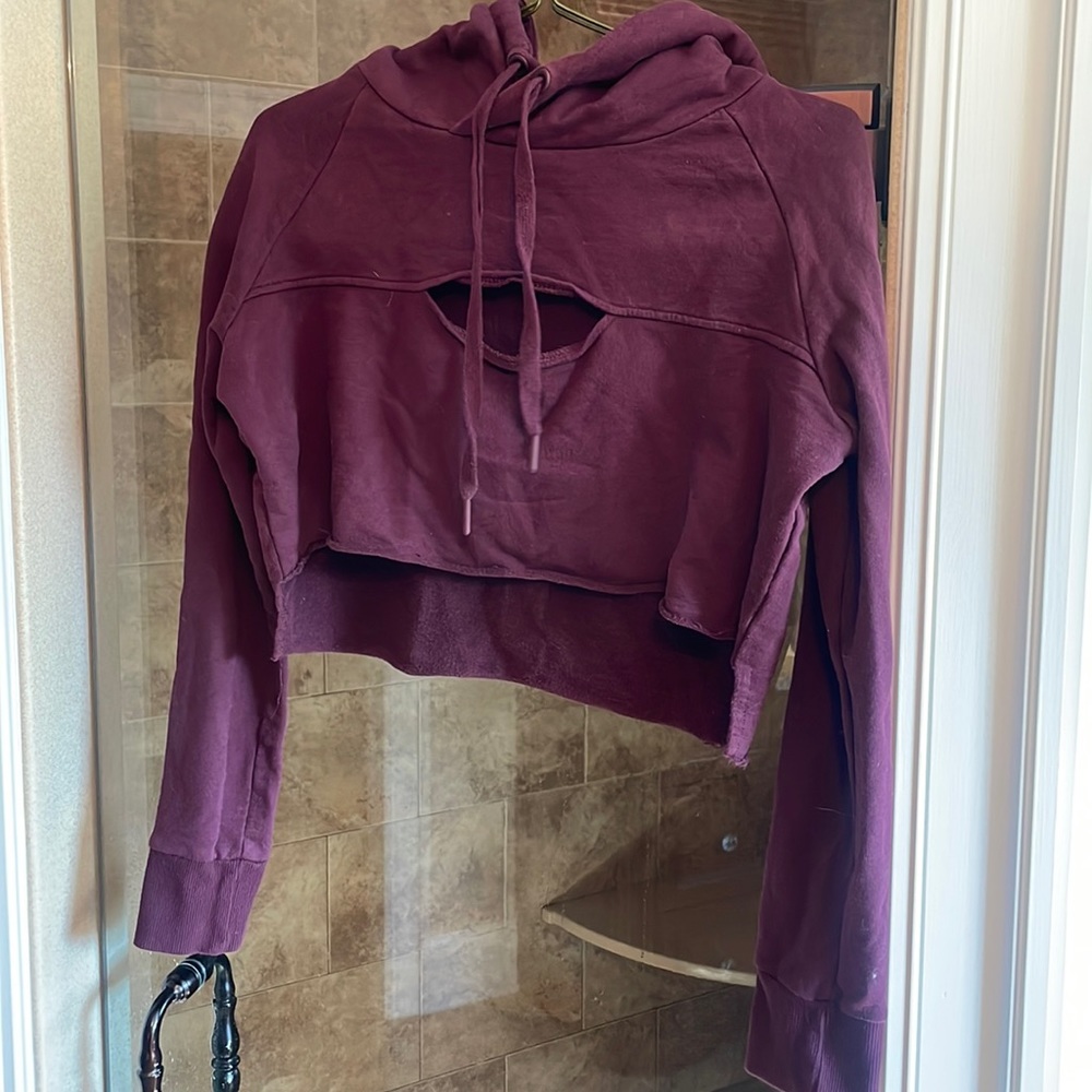 Mono B size medium maroon crop sweatshirt